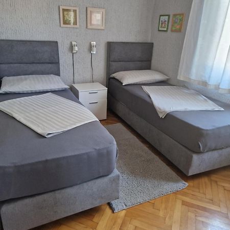 פורץ Dr. Igda Apartments מראה חיצוני תמונה